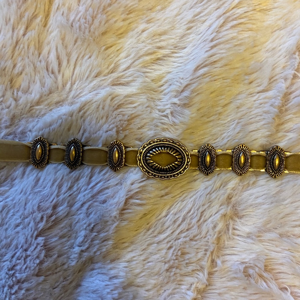Forever 21 velvet charm choker